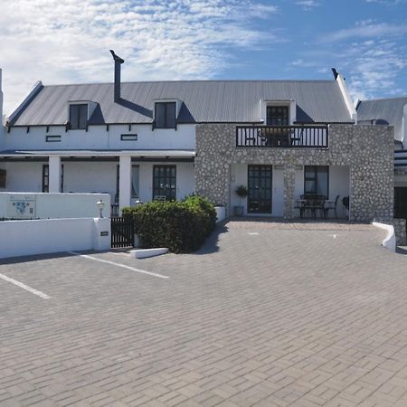 Whispering Whale Hotel Jacobs Bay Exterior photo