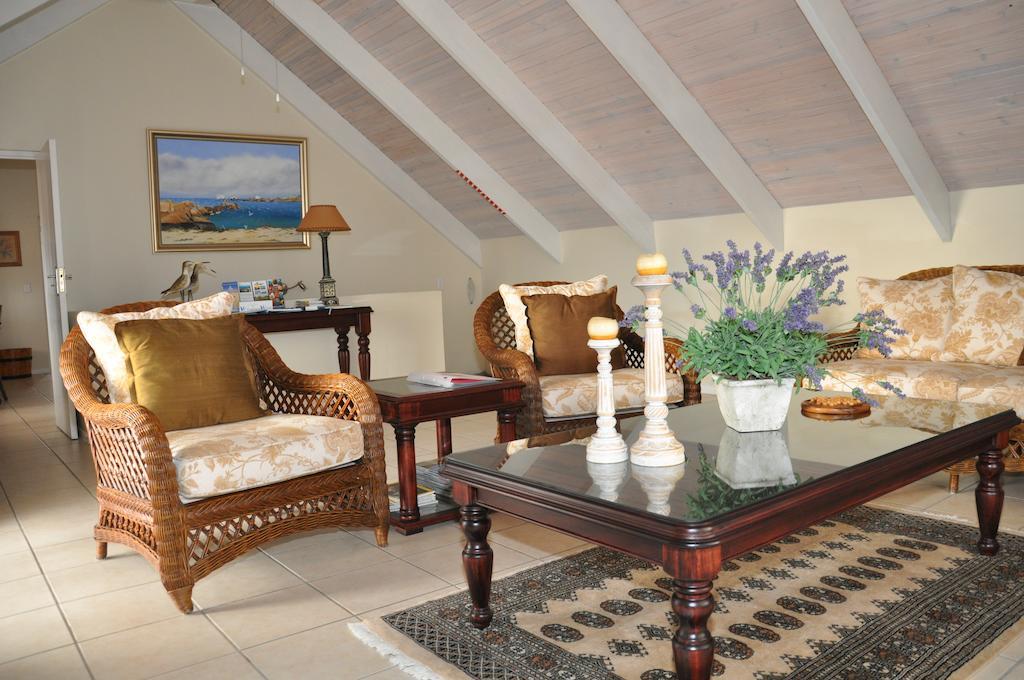 Whispering Whale Hotel Jacobs Bay Room photo